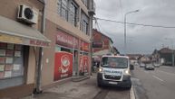 Razbojništvo u Nišu: Uz pretnju nožem opljačkao prodavnicu slatkiša, radnici pozlilo