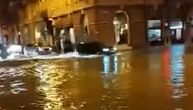 Haos u Rijeci zbog nevremena: Poginuo muškarac, poplavljene brojne ustanove, izdat meteoalarm