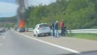 Zapalio se automobil na auto-putu kod Bubanj potoka