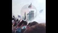 Zastrašujući snimak: Pala čitava tribina na godišnjici stadiona, navijači krenuli da izvlače živu glavu!