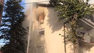 Veliki požar na Čukarici: Izbio na 4. spratu, proširio se na krov