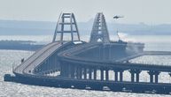 Putin se provozao preko Krimskog mosta, objavljen i snimak: Nadgledao kako napreduju radovi