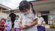 Trogodišnja Emi bila pod ćebetom i jedina preživela masakr u vrtiću u Tajlandu: Mislila da drugari još spavaju
