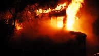 Požar kod Vladimiraca: Vatra zahvatila porodičnu kuću, jedna osoba nastradala