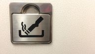 Stjuardesa objašnjava zašto avioni i dalje imaju pepeljare uprkos zabrani pušenja: Tu su za našu bezbednost