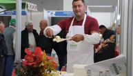 Sir sa tartufima, od magarećeg mleka i rolovani suvoborski kajmak: Počeo sajam "belog mrsa" u Srbiji