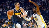 Jokić "namestio" Karija, a Denver Voriorse: Srbin poslao zvezdu Golden Stejta u prvi red pokraj terena!