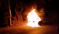 Buknuo požar na kombiju u Beogradu: Zapalilo se vozilo u Bulevaru JNA