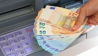 Komšije počele da prilagođavaju bankomate za evro novčanice: "Jedan od najzahtevnijih zadataka"