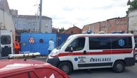 Za dlaku izbegnuta tragedija u Topoli: Kombi išao u rikverc i udario stariju ženu, jedna okolnost je spasila