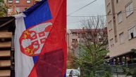 (UŽIVO) Telegraf u Kosovskoj Mitrovici: Svuda istaknute zastave Srbije uoči najavljenog skupa građana