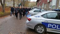 Složni kao jedan: Srpski policajci predali uniforme i na prelazima Jarinje i Brnjak, sa njima i tri Bošnjaka