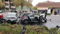Stravičan udes u Nišu: Smrskani automobili, vatrogasci izvlače povređene, Hitna pomoć na licu mesta