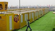 Zavirite u navijačku zonu u Kataru: Samo za imućne, 207 dolara noć u kontejneru, tu je i srpska zastava