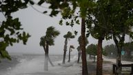 Uragan Nikol stigao do Floride, oslabio u tropsku oluju