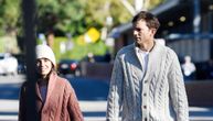 Mila Kunis i Ešton Kučer prošetali su hit jesenje i zimske komade: Uložite u dobar džemper