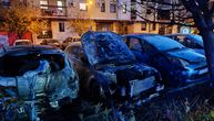 Požar u Novom Sadu: 3 automobila potpuno izgorela na parkingu