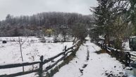 Idilični prizori iz sela Ljubiš kod Zlatibora: Njive i kuće osvanule pod snegom