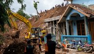 Indonezija zavijena u crno: I dalje raste broj poginulih u razornom zemljotresu