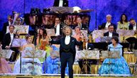 Andre Rieu oduševio u rasprodatoj Areni: Sa svojim ansamblom izveo i "Tamo daleko", pogledajte snimak