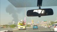Prvi snimci požara iz Katara: Dim se vidi kilometrima daleko, vatrogasci na putu ka navijačkom selu