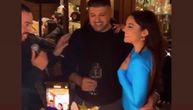 Nadica Ademov u zagrljaju milionera: Pevačica ponosno pokazala dečka