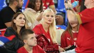 Sofija Milošević bodri Orlove: Vidno nervozna uslikana u društvu nepoznatih lepotica na meču protiv Švajcarske