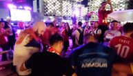 Srpsko ludilo na ulicama Dohe: Naši navijači se uhvatili i zaigrali kolo, muzika "trešti" na sve strane