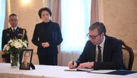 "Ovaj veliki lider ostavio je legat" Vučić se upisao u knjigu žalosti povodom smrti bivšeg predsednika Kine