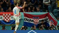 Veliki skandal Hrvata u Kataru: Navijači nosili zastave sa ustaškim grbom na utakmici protiv Japana!