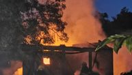 Veliki požar bukti kod Tutina: Povređeno više osoba, porodica zadobila opekotine u vatrenoj stihiji