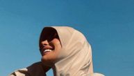 Emina Jahović s hidžabom na glavi: Pevačica posetila Saudijsku Arabiju, njen izgled je zapanjio mnoge