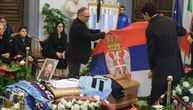 Sati prolaze, zbog Mihe je stao Rim, stala je Italija: Srpska zastava prekrila kovčeg fudbalske legende