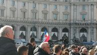 Nostalgija u Rimu zbog Mihe: Jugoslovenska zastava se iz naroda zavijorila ispred bazilike