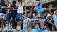 Procureo snimak (od 4. sekunde): Argentinska navijačica se skinula gola do pojasa, preti li joj zatvor?