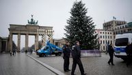 Ekološki aktivisti odsekli vrh novogodišnje jelke u Berlinu, hteli da pošalju jaku poruku