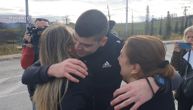 Nikola Nedeljković pušten na slobodu: Roditelji stigli po njega, najsnažnije se zagrlili