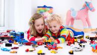 Stručnjaci objašnjavaju kojim igračkama bi dete trebalo da se igra u određenom uzrastu, a koje da izbegava