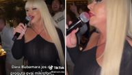 Dara Bubamara "ofarbala" mikrofon: Zbog ovog poteza je pevačica "hit" na društvenim mrežama