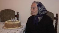 Baka Živka iz Kragujevca proslavila 100. rođendan: Mnogobrojna unučad i praunučad uveselila joj jubilej