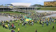 Haos na ulicama Brazila: Pristalice Bolsonara upale u Kongres i druge ustanove, policija upotrebila suzavac