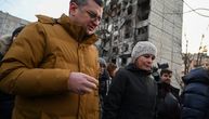 Berbok u iznenadnoj poseti Harkovu: Deci donela igračke, Ukrajini obećala novu pomoć u oružju