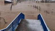 Potopljena autobuska stanica u Raškoj: Viri samo stepenište