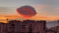 Ljudi ne veruju šta vide: Iznad grada oblak koji liči na NLO, slike iz Turske obišle svet