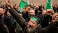 Haos u Turskoj zbog paljenja Kurana u Švedskoj: Zaposleni u Konzulatu ljutoj masi ostavili poruku na prozoru
