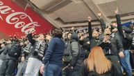 Igrači Partizana izašli na bis sa Grobarima: Navijači skakali sa Lesorom i pevali sramno za Čovićevu suprugu