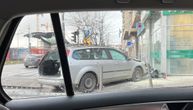 Auto uleteo u zgradu na uglu Savske i Višegradske: Pre tri meseca dogodila se ista stvar na istom mestu