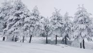 Novih 15 centimetara snega palo preko noći na zapadu Srbije: Na jednom delu puta najteže, upućena dva gredera