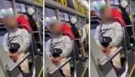Jezive scene iz autobusa u Beogradu: Muškarac se dodiruje pred decom, ranije napadao devojke