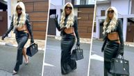 Jelena Karleuša kao crna mamba: Pevačica pozira ispred svoje luksuzne vile u stajlingu od preko 30.000 evra